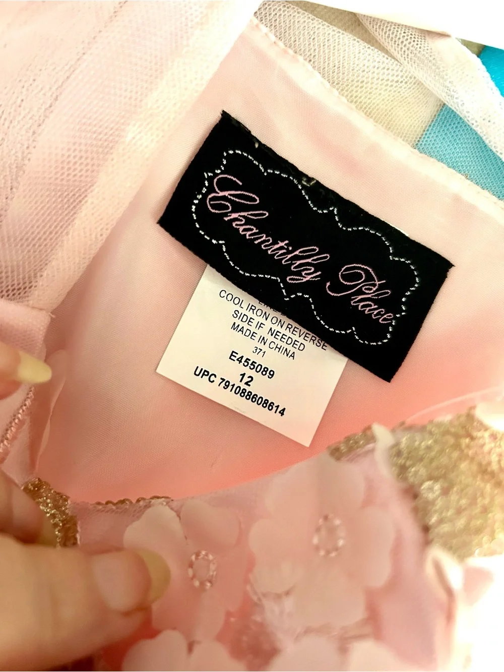 New Chantilly place girls dress size 12 weddings/party/pageants